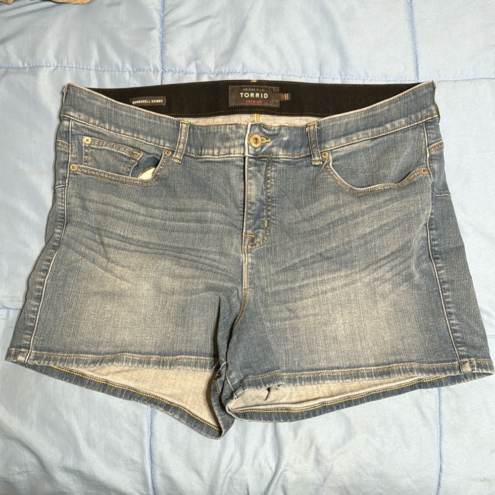 Torrid bombshell shorts
